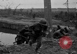 Standbild amerikanische Armee 77th Division Pacific Kampagne Ryukyu Inseln, 1945, aus Sekunde 19 historischem Filmmaterial Videoclip 65675070071