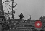 Standbild amerikanische Armee 77th Division Pacific Kampagne Ryukyu Inseln, 1945, aus Sekunde 28 historischem Filmmaterial Videoclip 65675070071