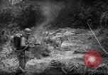 Standbild amerikanische Armee 77th Division Pacific Kampagne Ryukyu Inseln, 1945, aus Sekunde 32 historischem Filmmaterial Videoclip 65675070071