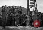 Standbild amerikanische Armee 77th Division Pacific Kampagne Ryukyu Inseln, 1945, aus Sekunde 53 historischem Filmmaterial Videoclip 65675070071