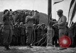 Standbild amerikanische Armee 77th Division Pacific Kampagne Ryukyu Inseln, 1945, aus Sekunde 55 historischem Filmmaterial Videoclip 65675070071
