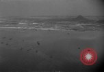 Immagine di 77Th divisione nella seconda guerra mondiale di Okinawa Okinawa isole Ryukyu, 1945, secondo 13 filmato di repertorio 65675070072