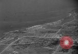 Immagine di 77Th divisione nella seconda guerra mondiale di Okinawa Okinawa isole Ryukyu, 1945, secondo 14 filmato di repertorio 65675070072