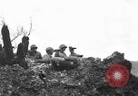 Immagine di 77Th divisione nella seconda guerra mondiale di Okinawa Okinawa isole Ryukyu, 1945, secondo 24 filmato di repertorio 65675070072