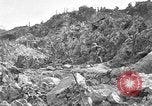 Immagine di 77Th divisione nella seconda guerra mondiale di Okinawa Okinawa isole Ryukyu, 1945, secondo 29 filmato di repertorio 65675070072