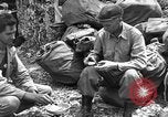 Immagine di 77Th divisione nella seconda guerra mondiale di Okinawa Okinawa isole Ryukyu, 1945, secondo 36 filmato di repertorio 65675070072