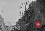 Immagine di 77Th divisione nella seconda guerra mondiale di Okinawa Okinawa isole Ryukyu, 1945, secondo 43 filmato di repertorio 65675070072