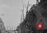 Immagine di 77Th divisione nella seconda guerra mondiale di Okinawa Okinawa isole Ryukyu, 1945, secondo 48 filmato di repertorio 65675070072