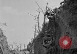 Immagine di 77Th divisione nella seconda guerra mondiale di Okinawa Okinawa isole Ryukyu, 1945, secondo 53 filmato di repertorio 65675070072