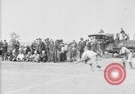 Standbild amerikanische Soldaten an Baseball Spiel in Ersten Weltkrieg Brest Frankreich, 1918, aus Sekunde 8 historischem Filmmaterial Videoclip 65675070092
