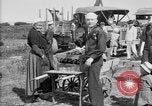 Standbild amerikanische Soldaten an Baseball Spiel in Ersten Weltkrieg Brest Frankreich, 1918, aus Sekunde 38 historischem Filmmaterial Videoclip 65675070092