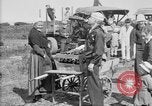 Standbild amerikanische Soldaten an Baseball Spiel in Ersten Weltkrieg Brest Frankreich, 1918, aus Sekunde 41 historischem Filmmaterial Videoclip 65675070092