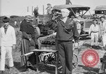 Standbild amerikanische Soldaten an Baseball Spiel in Ersten Weltkrieg Brest Frankreich, 1918, aus Sekunde 50 historischem Filmmaterial Videoclip 65675070092