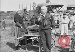 Standbild amerikanische Soldaten an Baseball Spiel in Ersten Weltkrieg Brest Frankreich, 1918, aus Sekunde 54 historischem Filmmaterial Videoclip 65675070092