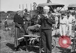 Standbild amerikanische Soldaten an Baseball Spiel in Ersten Weltkrieg Brest Frankreich, 1918, aus Sekunde 55 historischem Filmmaterial Videoclip 65675070092