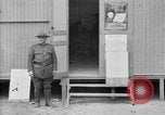 Standbild amerikanische Soldaten Brest Frankreich, 1918, aus Sekunde 1 historischem Filmmaterial Videoclip 65675070093
