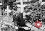 Standbild Friedhof Brest Frankreich, 1918, aus Sekunde 27 historischem Filmmaterial Videoclip 65675070095
