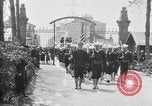Image funérailles du soldat Brest France, 1918, de la seconde 9 séquences d'archives historiques vidéo 65675070096