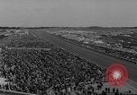 Standbild Epsom Derby Epsom Surrey England, 1961, aus Sekunde 7 historischem Filmmaterial Videoclip 65675070100
