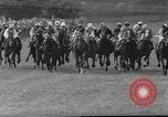 Standbild Epsom Derby Epsom Surrey England, 1961, aus Sekunde 30 historischem Filmmaterial Videoclip 65675070100