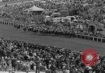 Standbild Epsom Derby Epsom Surrey England, 1961, aus Sekunde 36 historischem Filmmaterial Videoclip 65675070100