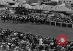 Standbild Epsom Derby Epsom Surrey England, 1961, aus Sekunde 42 historischem Filmmaterial Videoclip 65675070100