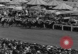 Standbild Epsom Derby Epsom Surrey England, 1961, aus Sekunde 45 historischem Filmmaterial Videoclip 65675070100