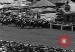 Standbild Epsom Derby Epsom Surrey England, 1961, aus Sekunde 46 historischem Filmmaterial Videoclip 65675070100