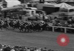Standbild Epsom Derby Epsom Surrey England, 1961, aus Sekunde 47 historischem Filmmaterial Videoclip 65675070100