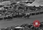 Standbild Epsom Derby Epsom Surrey England, 1961, aus Sekunde 60 historischem Filmmaterial Videoclip 65675070100