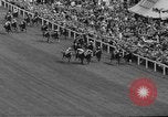 Standbild Epsom Derby Epsom Surrey England, 1961, aus Sekunde 62 historischem Filmmaterial Videoclip 65675070100