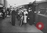 Standbild britischen Königsfamilie besucht Paris Paris Frankreich, 1938, aus Sekunde 5 historischem Filmmaterial Videoclip 65675070102