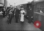Standbild britischen Königsfamilie besucht Paris Paris Frankreich, 1938, aus Sekunde 10 historischem Filmmaterial Videoclip 65675070102