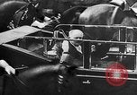 Standbild britischen Königsfamilie besucht Paris Paris Frankreich, 1938, aus Sekunde 15 historischem Filmmaterial Videoclip 65675070102