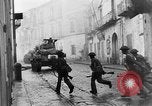 Immagine di Stati Uniti truppe Napoli Italia, 1943, secondo 7 filmato di repertorio 65675070118