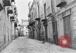 Immagine di Stati Uniti truppe Napoli Italia, 1943, secondo 18 filmato di repertorio 65675070118
