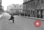 Standbild sowjetischen Soldaten Budapest Ungarn, 1956, aus Sekunde 9 historischem Filmmaterial Videoclip 65675070129