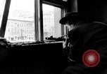 Standbild sowjetischen Soldaten Budapest Ungarn, 1956, aus Sekunde 15 historischem Filmmaterial Videoclip 65675070129
