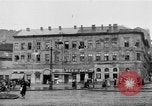 Standbild sowjetischen Soldaten Budapest Ungarn, 1956, aus Sekunde 37 historischem Filmmaterial Videoclip 65675070129