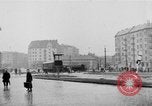 Standbild sowjetischen Soldaten Budapest Ungarn, 1956, aus Sekunde 50 historischem Filmmaterial Videoclip 65675070129