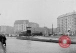 Standbild sowjetischen Soldaten Budapest Ungarn, 1956, aus Sekunde 51 historischem Filmmaterial Videoclip 65675070129