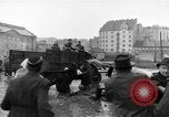 Standbild sowjetische Panzer Budapest Ungarn, 1956, aus Sekunde 11 historischem Filmmaterial Videoclip 65675070130