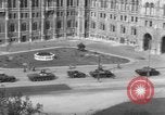 Standbild sowjetische Panzer Budapest Ungarn, 1956, aus Sekunde 55 historischem Filmmaterial Videoclip 65675070130