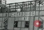 Immagine di Soldati statunitensi Cherbourg Normandia Francia, 1944, secondo 14 filmato di repertorio 65675070142