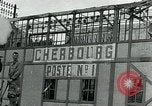 Immagine di Soldati statunitensi Cherbourg Normandia Francia, 1944, secondo 16 filmato di repertorio 65675070142
