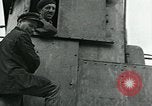 Immagine di Soldati statunitensi Cherbourg Normandia Francia, 1944, secondo 28 filmato di repertorio 65675070142