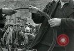 Immagine di Soldati statunitensi Cherbourg Normandia Francia, 1944, secondo 56 filmato di repertorio 65675070142