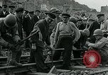 Immagine di Soldati statunitensi Cherbourg Normandia Francia, 1944, secondo 62 filmato di repertorio 65675070142