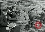 Immagine di Soldati statunitensi Cherbourg Normandia Francia, 1944, secondo 8 filmato di repertorio 65675070144