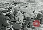 Immagine di Soldati statunitensi Cherbourg Normandia Francia, 1944, secondo 14 filmato di repertorio 65675070144